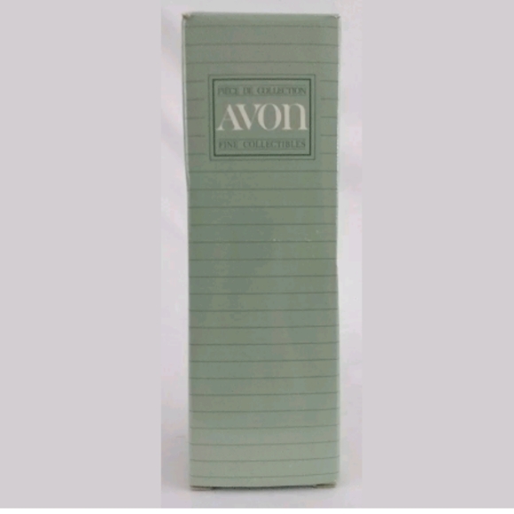 Avon International Porcelain Collection Tasime Dol - Picture 3 of 8